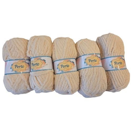 Clearance Sale Plush - Chunky - Colour 669 (5 x 100g Packet)